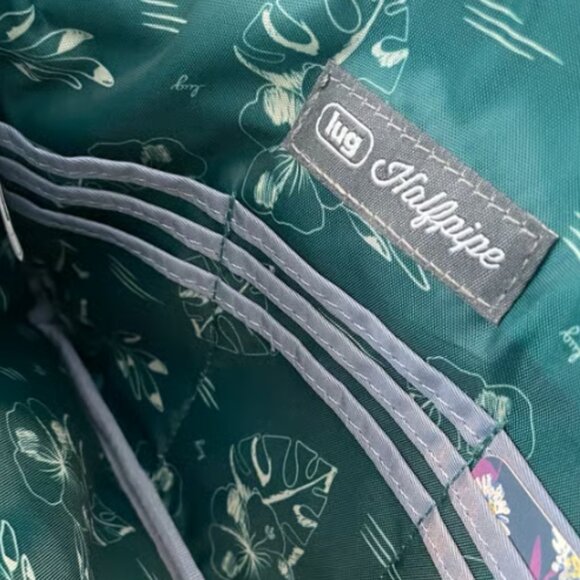 LUG- NWT- HALF PIPE ZIP WRISTLET (RFID)- BLUE MOON (ALOHA TEAL INTERIOR) - Picture 3 of 5